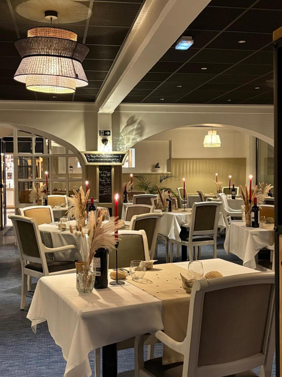Le Val-Saint-Père Hotel Restaurant Les 13 Assiettes מראה חיצוני תמונה