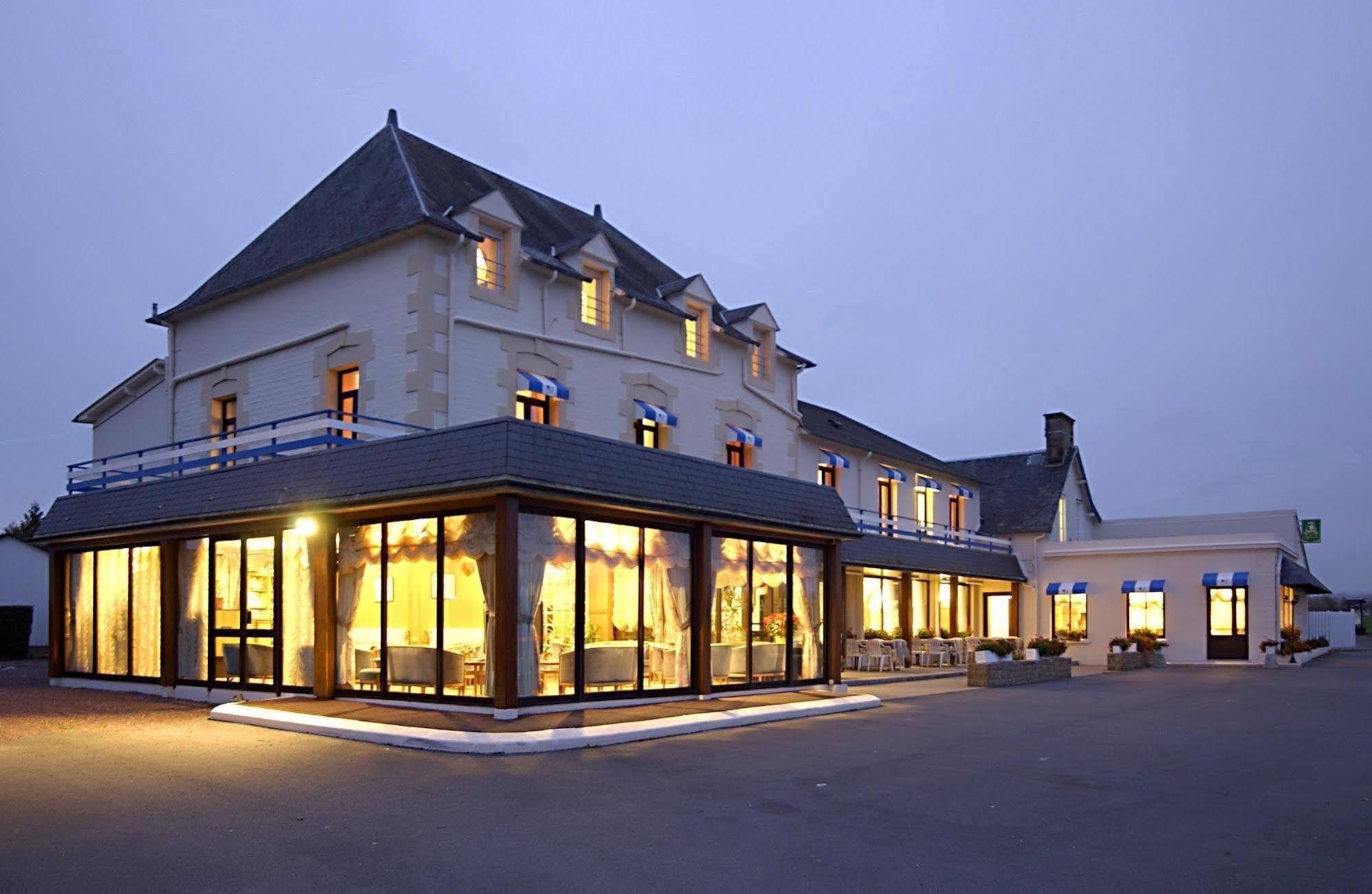 Le Val-Saint-Père Hotel Restaurant Les 13 Assiettes מראה חיצוני תמונה